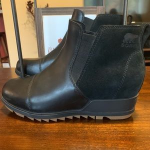Sorel “Evie” pull-on bootie